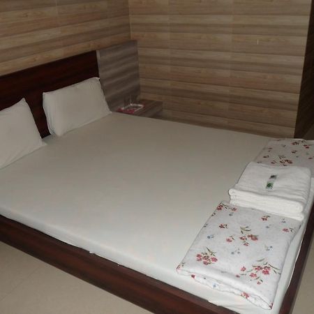 Hotel Madhusudan Dwārka Extérieur photo