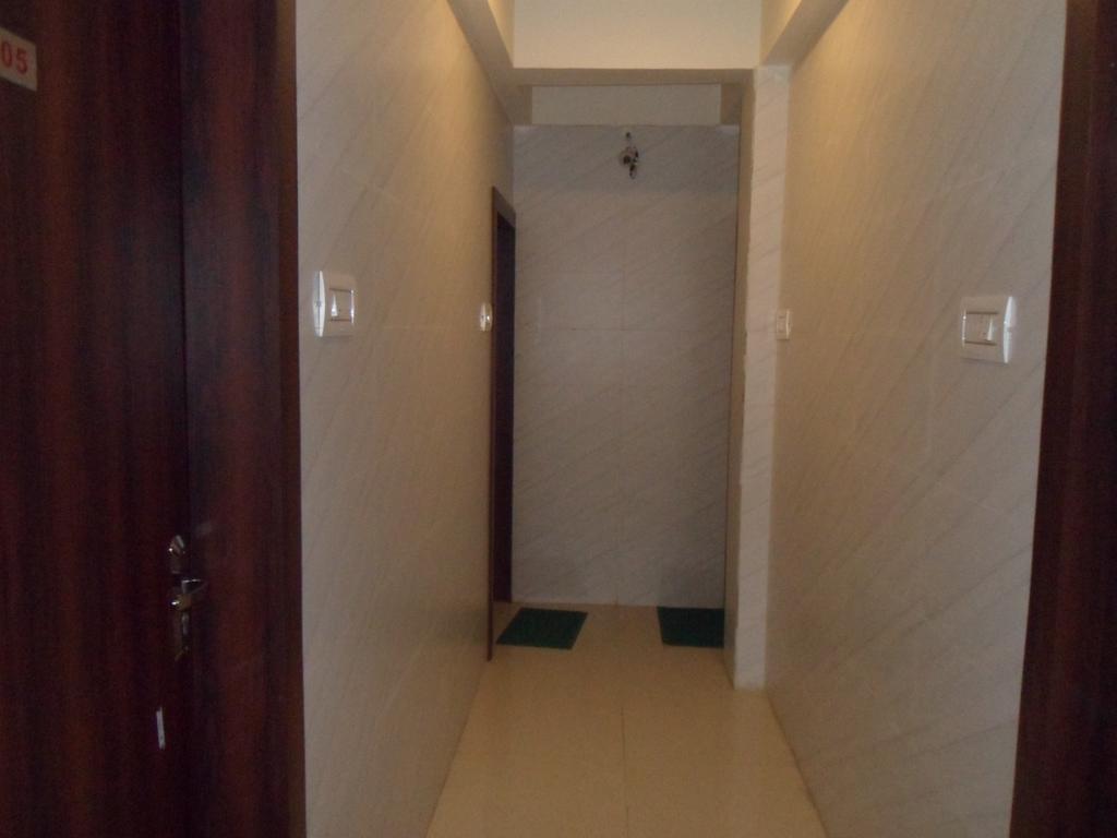 Hotel Madhusudan Dwārka Extérieur photo